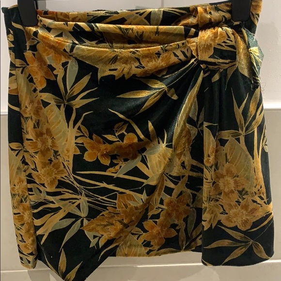 Velvet fall skirt - Picture 1 of 4